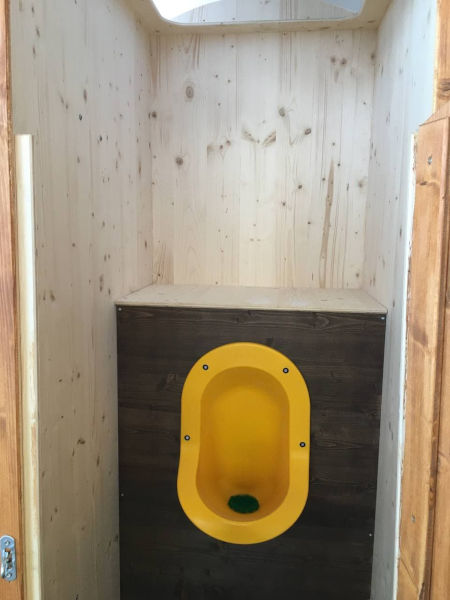 2 - Steh-Pissoir - Pissoir für Männer