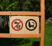 nowato Handwaschbecken 2020 - Detail Schild aus Holz Kein Trinkwasser, Fusspumpe