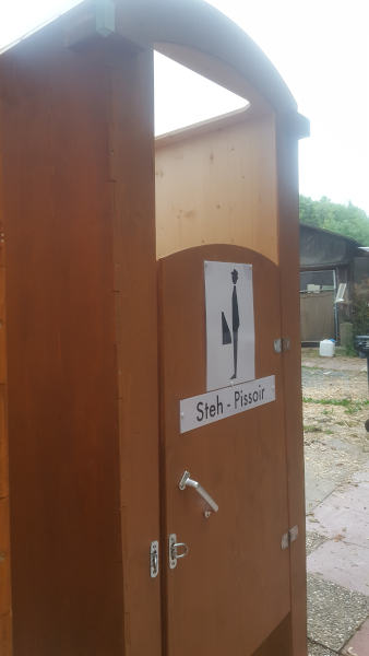 5 - Steh-Pissoir - Männer-Pissoir - Aussenansicht