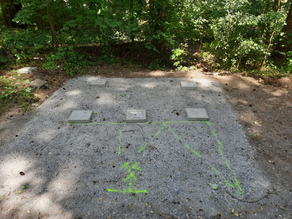 Flächevorbereitung für die Toilette 'WALD-barrierefrei'