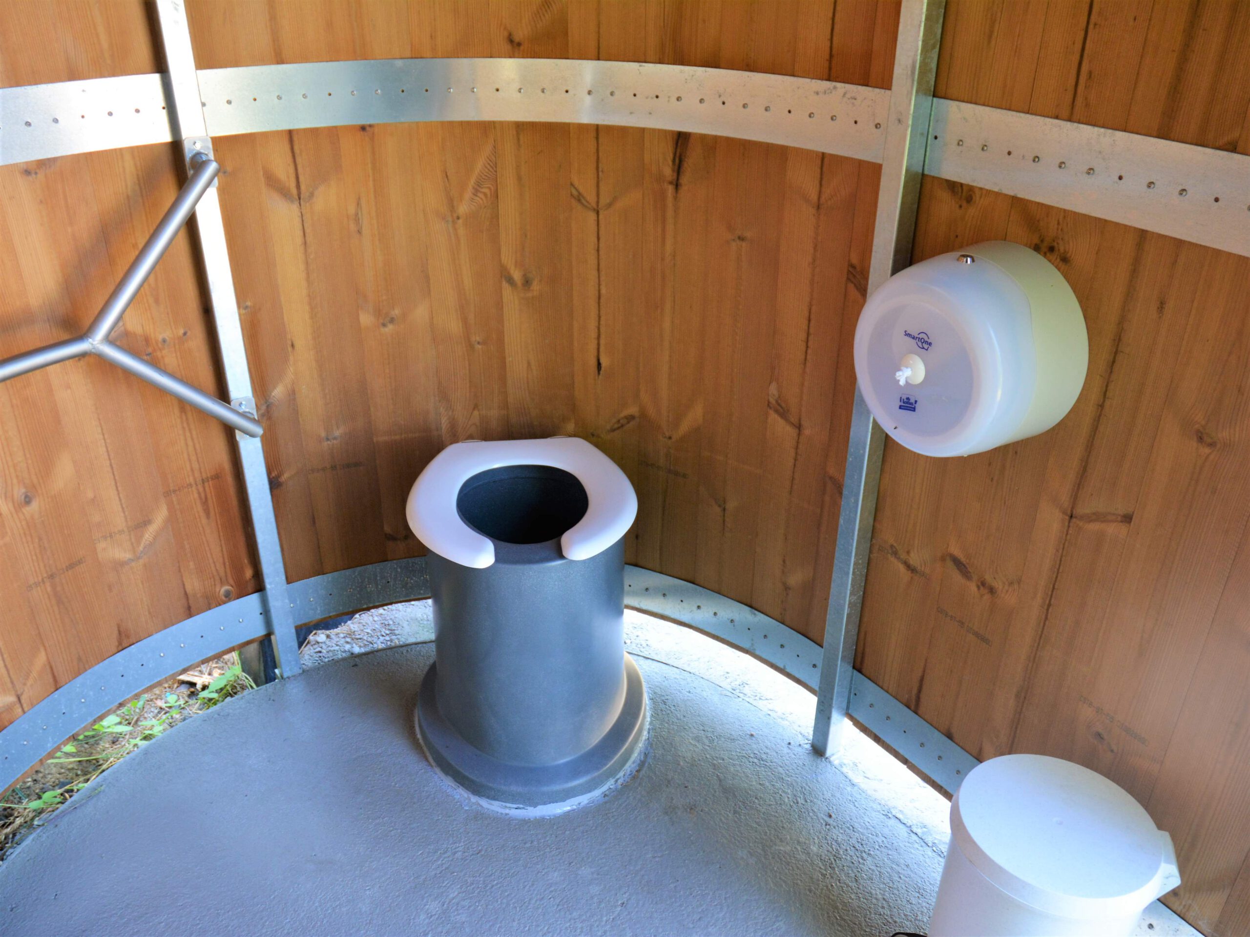 Toilette KAZUBA KL2 Barrierefrei in Morschheim Innenansicht
