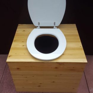 Komposttoilette 'Die große Kleine' mit 80L-Behälter - Ansicht von oben, offener Deckel
