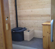 Komposttoilette WALD-barrierefrei mit Trockentoilettensystem Biolan, Hohenlochenhütte Wolfach