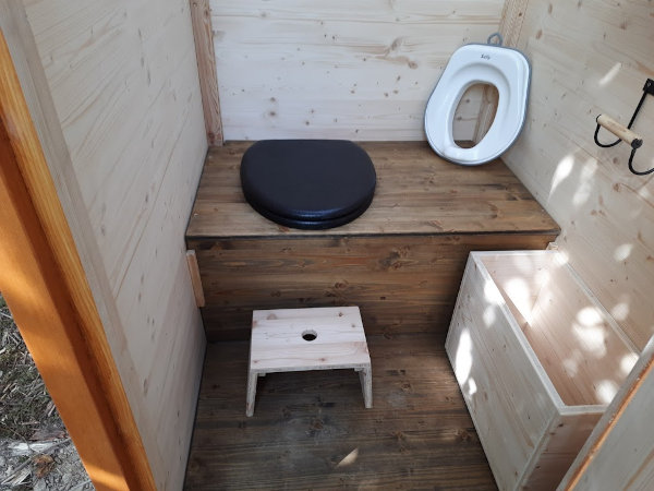 Komposttoilette WALD mit 80L-Behälter - Kinderfreundlich mit Hocker und Kindersitz