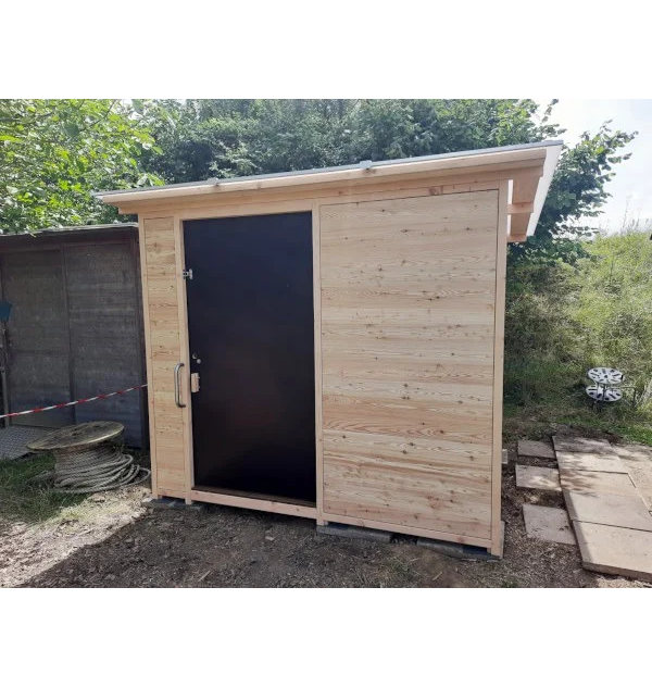 Komposttoilette WALD barrierefrei Sonderbau mit zwei wasserlosen Pissoirs in der Kabine