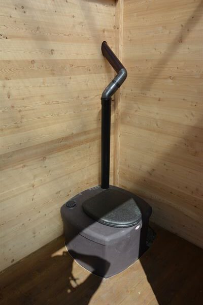 Komposttoilette Wald barrierefrei mit Biolan vertieft