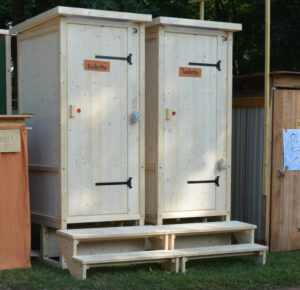 Toilette 'Wiese' mit Biolan eco. Fichte unbehandelt. Aschaffenburg