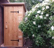 Komposttoilette Modell 'Wald' aus Lärche