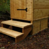 Komposttoilette Wald mit Biolan eco. Detail: Treppe und Podest mit Verkleidung. Standort: Borken