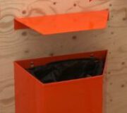 Mülleimer mit Ablagefläche zum MARCELLE Frauen-Urinal, Metall orange lackiert