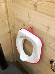 Naturpark Hollenstein Österreich - Komposttoilette WALD barrierefrei mit Biolan eco - Kindersitz