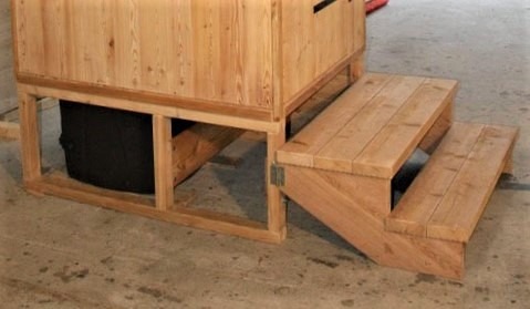 Podest und Treppe der erhöhte Toilette WALD für die Biolan eco