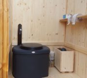 Toilette WIESE Sondermaße Fichte lasiert mit Biolan eco - Innenansicht
