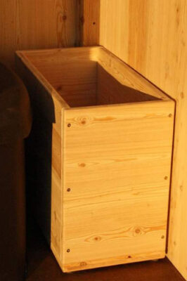 Option: Einstreukiste aus Holz, Fichte oder Lärche