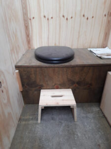 Tritthocker für Toilettenutzung. Für Kinder, oder auch für eine ergonomische Nutzung.