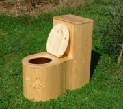 Komposttoilette 'Die Schnecke', lackiert