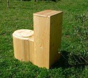 Komposttoilette 'Die Schnecke', lackiert