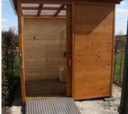 Trockentoilette-WALD-barrierefrei-halb-oeffentlicher-Bereich