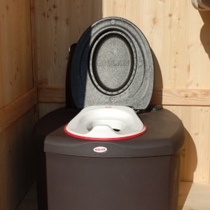 Kindersitz aus Kunststoff - Option für Gartentoilette WIESE