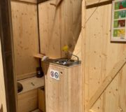 WIESE Sondermaße mit Handwaschbecken in der Kabine - Innenansicht