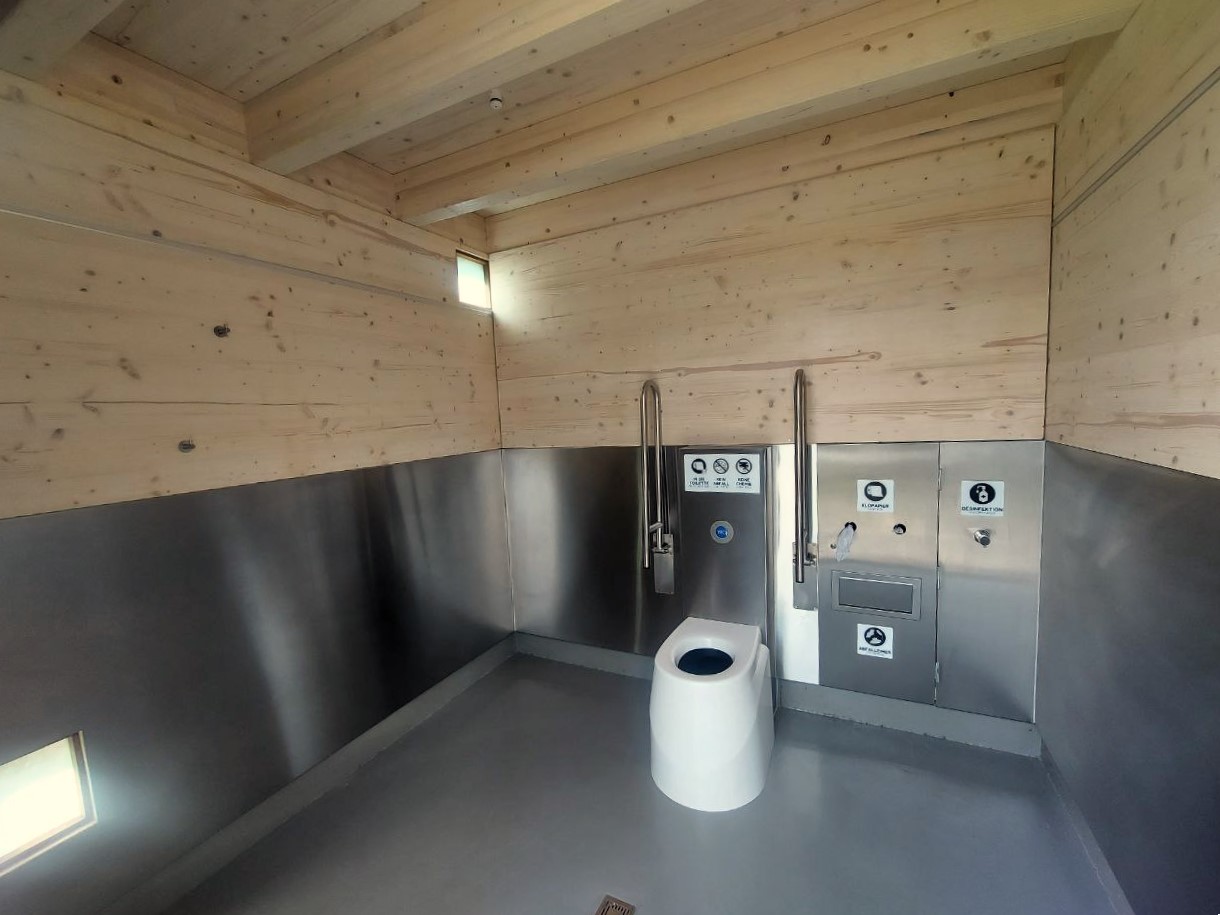Toilettenraum, KUBUS Toilettenanlage Hanau