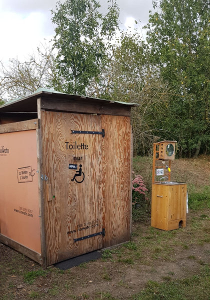 erste barrierefreie Komposttoilette von nowato, 10 Jahre später • Vermietung