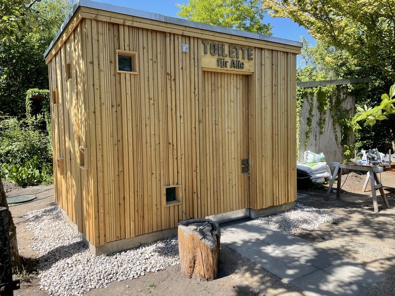 KUBUS "Toilette für alle" - Außenansicht vorne