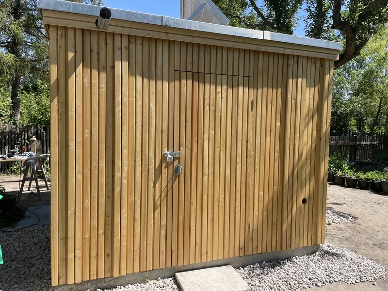 KUBUS "Toilette für alle" - Außenansicht hinten, Kompostraum