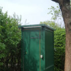 nowato Komposttoilette WIESE in einem Garten, Hessen – Kundenfoto – die Toilette WIESE grün bemahlt