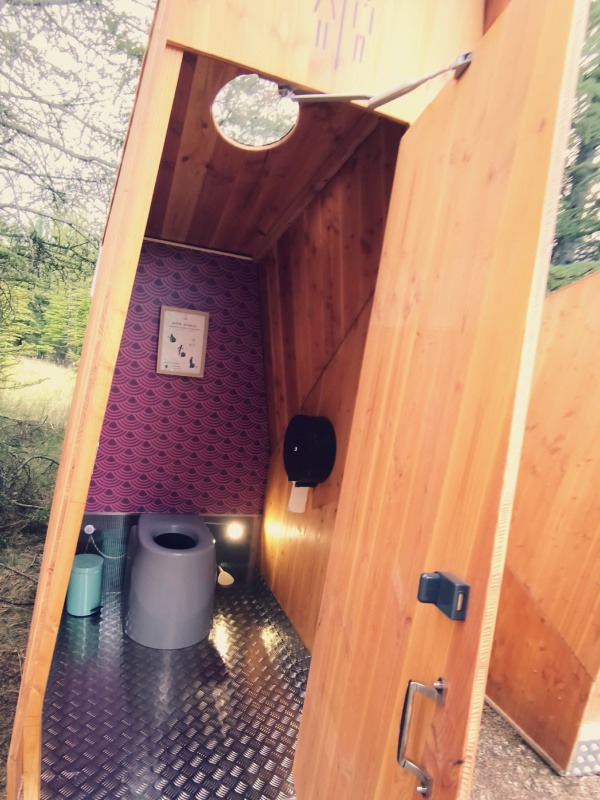 nowato - Lovely Toilettes - TrockenTrenntoilette mit dem Toilettensystem ECODOMEO