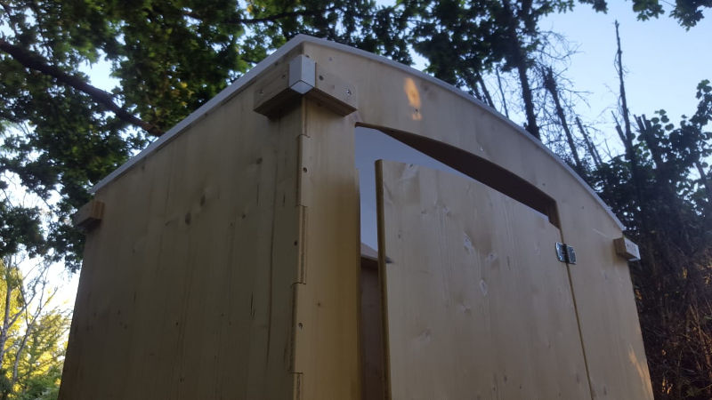 nowato Komposttoilette 'Heide' · Ansicht Dach von vorne