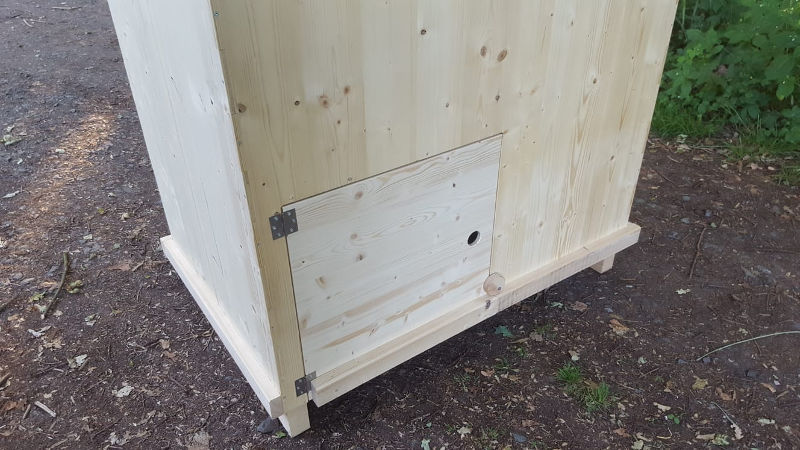 nowato Komposttoilette Modell 'Heide' · Rückseite, Wartungsklappe