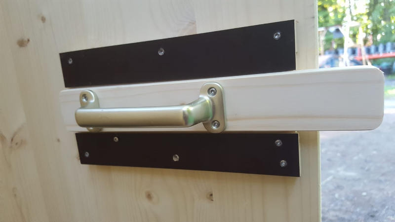 Toilettenhäsuchen HEIDE - Detail Schieberiegel innen
