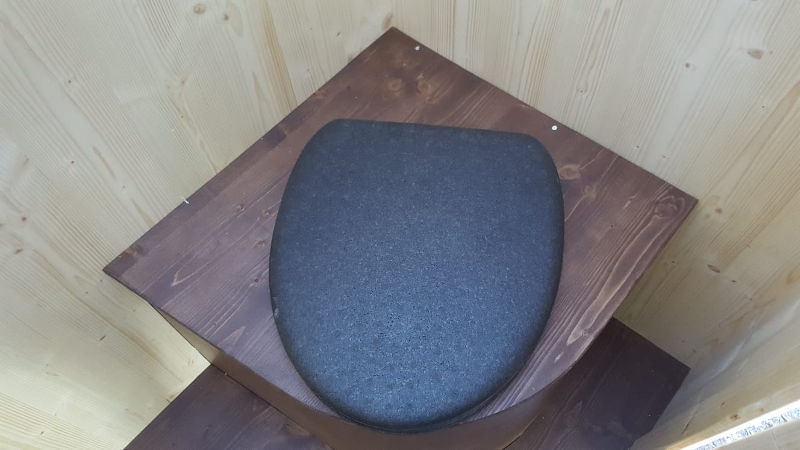 nowato Komposttoilette Modell 'Heide' · Detail Toilettensitz