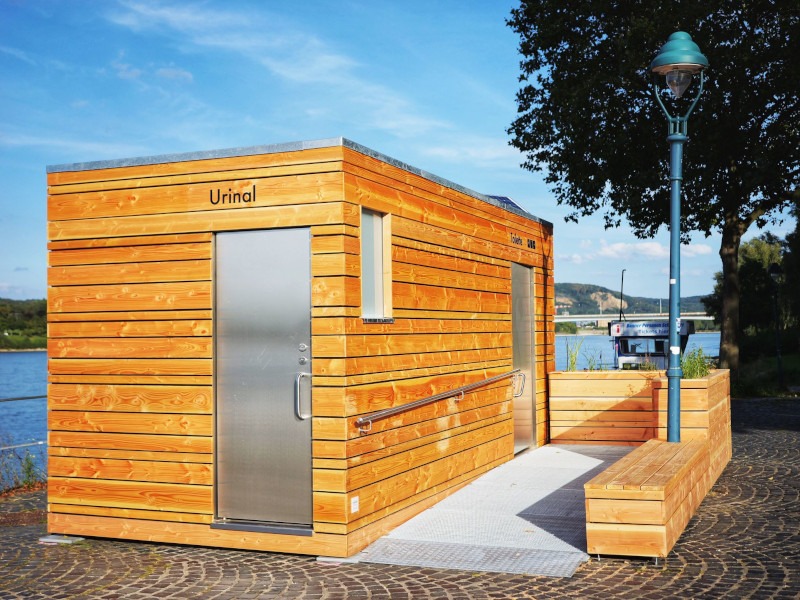 Rollstuhlgerechte barrierefreie Toilette für den öffentlichen-Raum - MODO. Toilette in Bonn am Rheinufer.